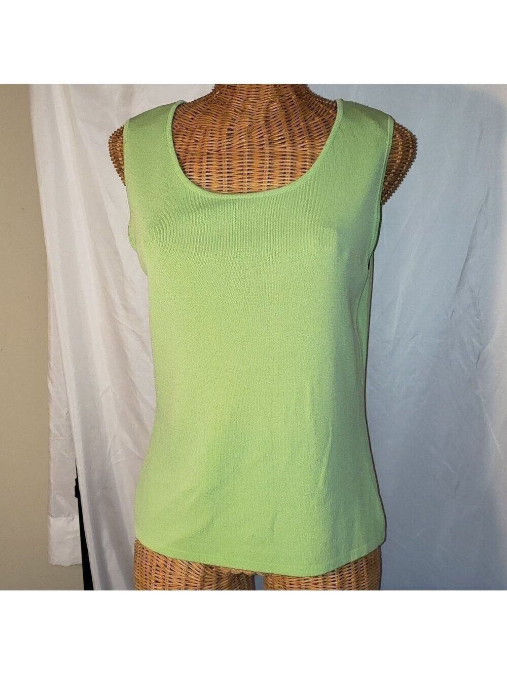 Ladies DRAPER'S & DAMON'S Sleeveless Knit Tank in Lime Green - S
